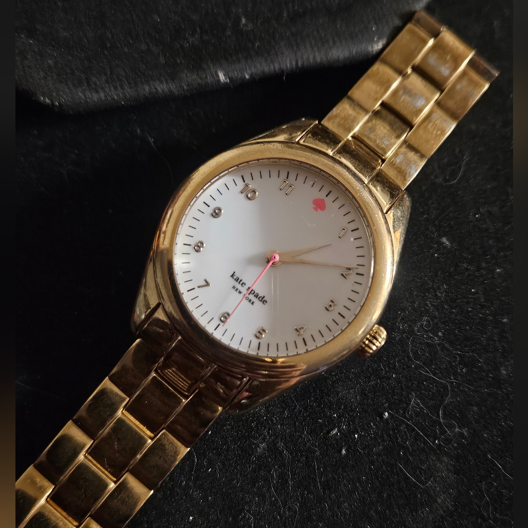 Kate Spade GoldTone With White Dial Womens Watch Kate Spade GoldTone With White Dial Womens Watch